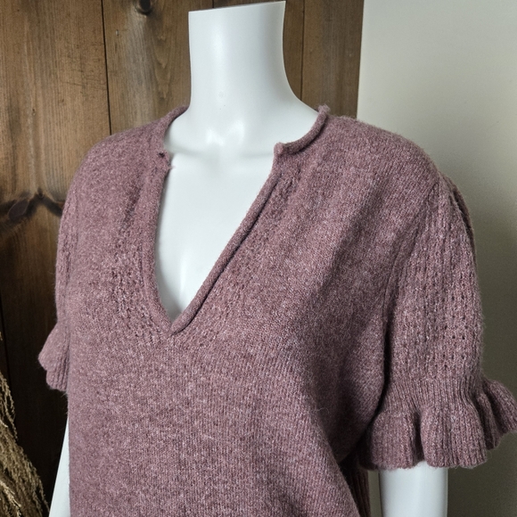 NWT Torrid Vegan Cashmere Pullover V-Neck Ruffle Elbow Sleeve Sweater - Picture 6 of 16